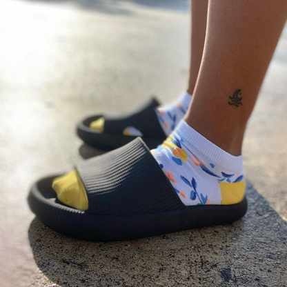 Flourishing Floral Ankle Socks